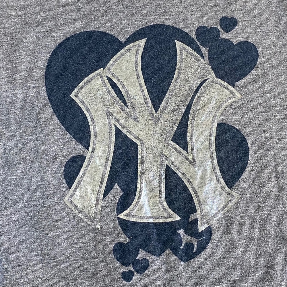 VICTORIA’S SECRET PINK YANKEES RAGLAN TOP - Picture 2 of 4